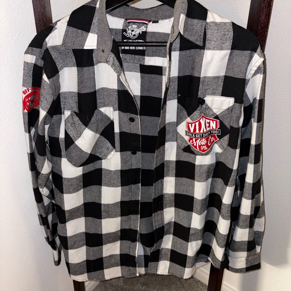 Vix Black and White Checkered flannel
